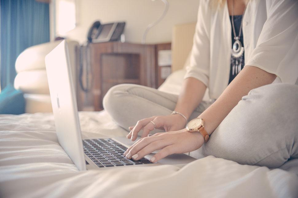 Somatic-Symptoms-How-Internet-Addiction-is-Damaging-Your-Physical-Health